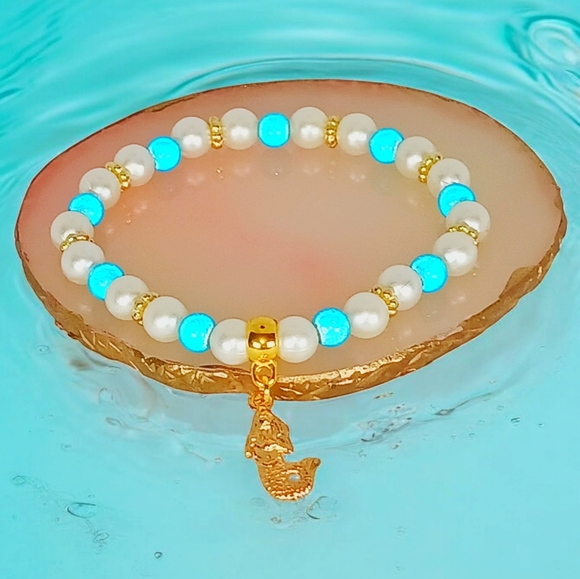 Pearl & Turquoise Bracelet with Gold Mermaid Charm Mermaidcore Beachy Nautical - Picture 1 of 11